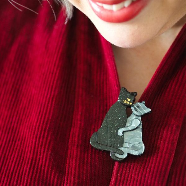 Feline Embrace brooch 2023 - Image 4