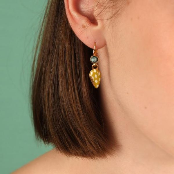 Taratata Archipel shell leverback earrings (Senape) - Image 2