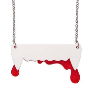 Vampire's Kiss Necklace 2017 (rare)