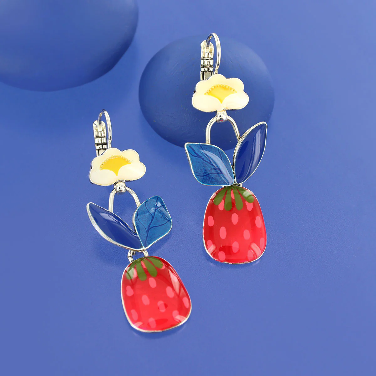 Taratata Delice (strawberry) Statement leverback earrings