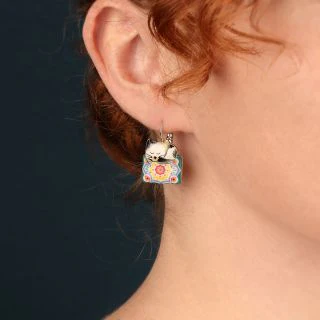 Taratata Chanapé (cat with rug) leverback earrings - Image 2