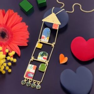 Taratata  Curieuse (curious - dog/plants) necklace
