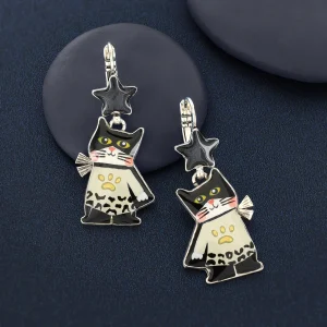 Taratata Supermiaou (super cat with star) leverback earrings
