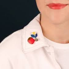 Taratata Delice (strawberry) brooch - Image 2
