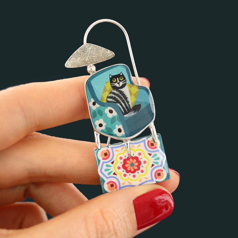 Taratata Chanapé (cat on blue seat) brooch - Image 2