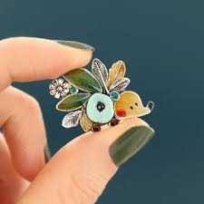 Taratata Mini Hedgehog brooch - green - Image 2