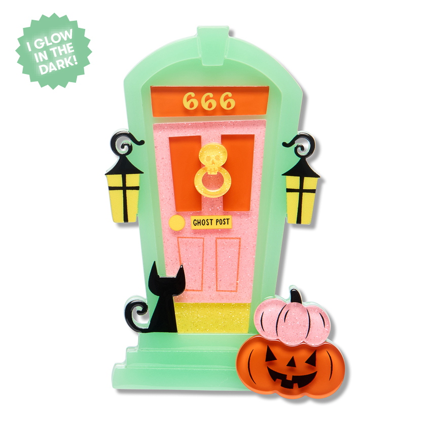 Knock Knock brooch 2026